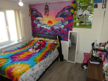 4 bedroom townhouse to rent - Photo 3