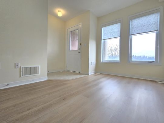 For Lease - 5289 Major Mackenzie Drive, Markham, Ontario - Photo 1