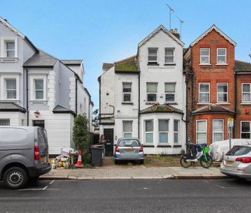 3 bedroom flat to rent - Photo 3