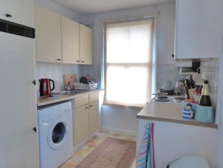 Bushey Hall Road, Bushey, WD23 - Photo 5