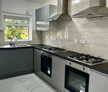 5 bedroom terraced house to rent - Photo 3