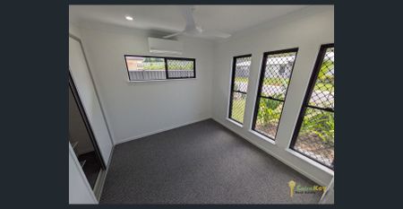 Fully Fenced & Pet Friendly Stylish & Spacious Home in the Northern Beaches!! - Photo 2