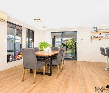 Break Lease - Close to schools, park and shopping centre - Photo 2