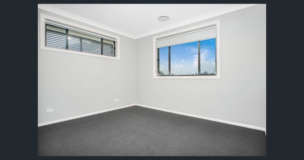 Stunning 4-Bedroom Family Home in Oxley Park - Photo 1