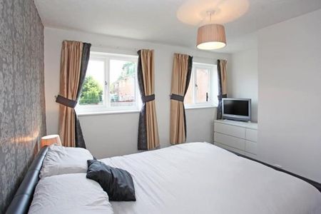 2 bedroom end of terrace house to rent - Photo 5