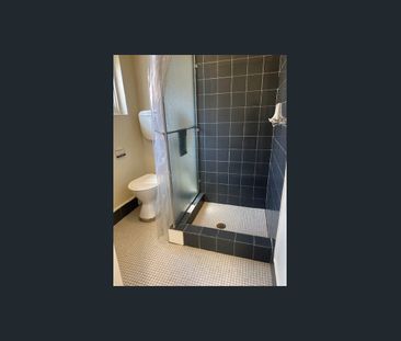 SPACIOUS APARTMENT! - Photo 5