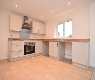 1, Howley Avenue, Churwell, Leeds, LS27 7FW - Photo 6