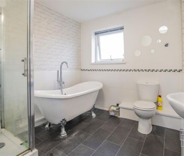 3 bed House To Let - Photo 1