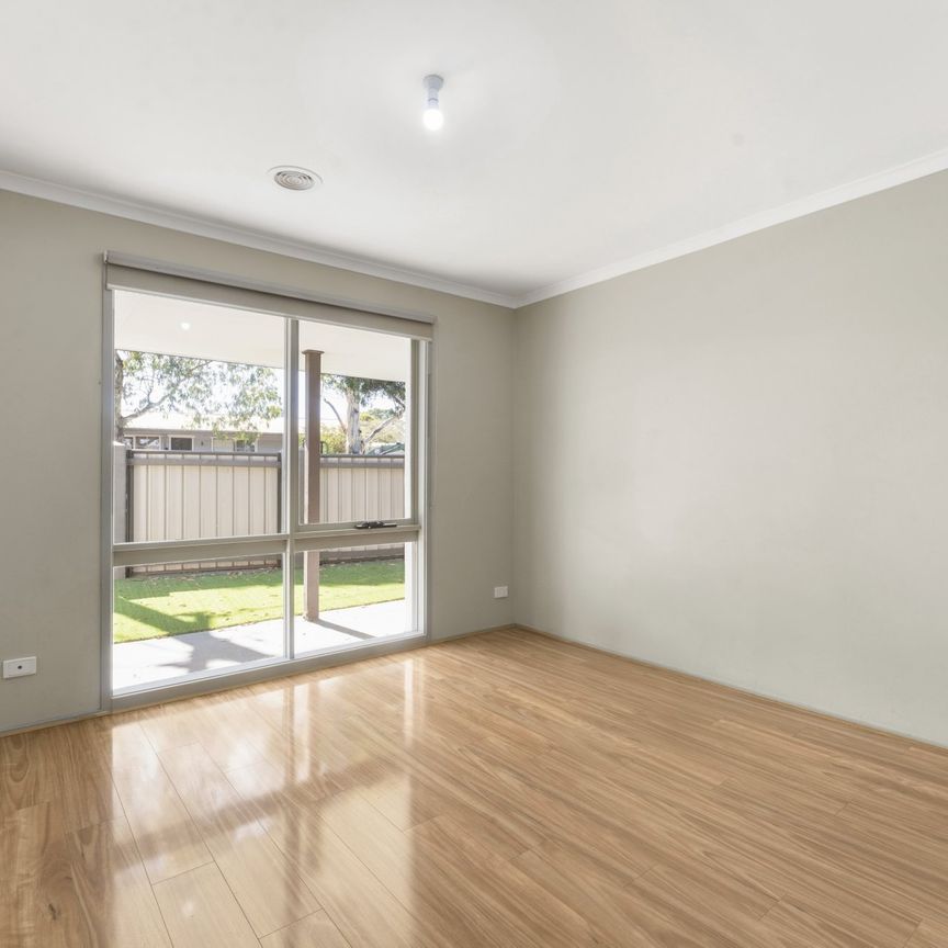 Inviting 3 Bedroom Home – A Must-See! - Photo 1