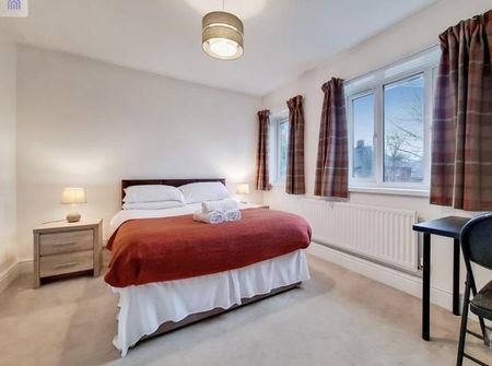 4 bedroom terraced house to rent - Photo 2