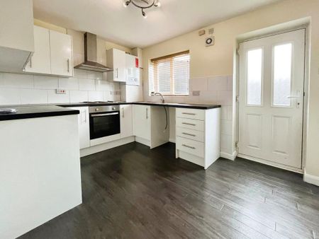 2 bedroom semi-detached house to rent - Photo 4