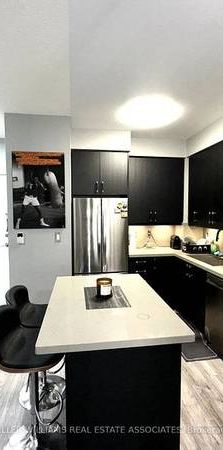 Burnhamthorpe Rd W & Duke of York Blvd Open Concept 1Bdrm +Den - Photo 1