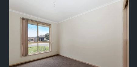 43A High Street, Altona Meadows VIC 3028 - Photo 3