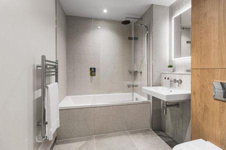 3 bedroom flat to rent - Photo 2