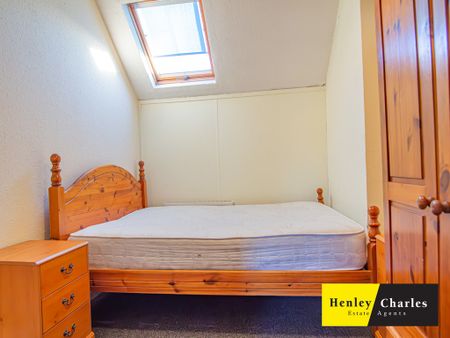 1 Bedroom For Rent - Photo 2