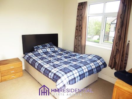 4 bedroom semi-detached house to rent - Photo 5