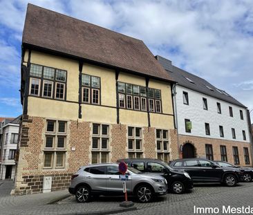 Ruim appartement met terras, rustige ligging in centrum Diest. - Photo 1