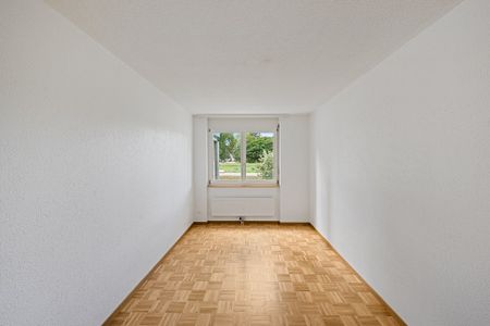 Appartement de 4 pièces au rez-de-chaussée avec balcon - Photo 3