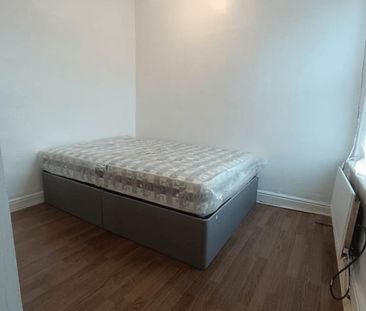 Room in a Shared House, Norway Street, M6 - Photo 4