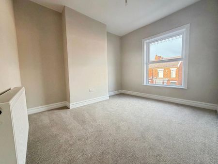 4 bedroom terraced house to rent - Photo 2
