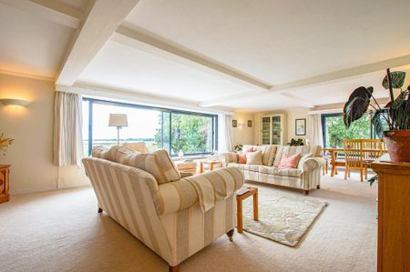 4 bedroom apartment to rent - Photo 3