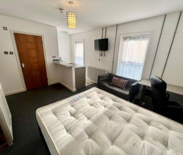 Studio to rent - Photo 1