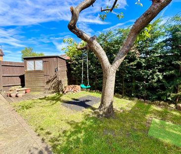 Christopher Close, PETERBOROUGH - Photo 2