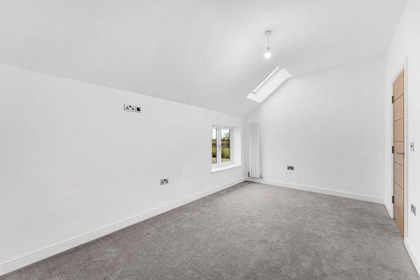 2 bedroom end of terrace house to rent - Photo 1