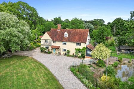 A charming Grade II listed family house in an idyllic countryside setting - Photo 5