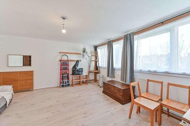 Pelican Estate, Peckham, SE15 - Photo 1