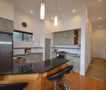 FULLY FURNISHED: AVAILABLE NOW - Photo 3