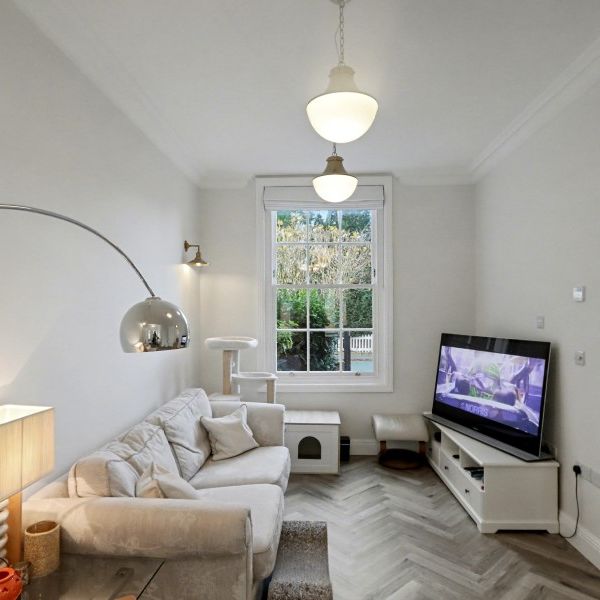 Angel Road, Thames Ditton - 3 bedrooms Property for lettings - Seymours - Photo 1