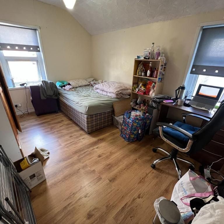 4 bedroom terraced house to rent - Photo 1