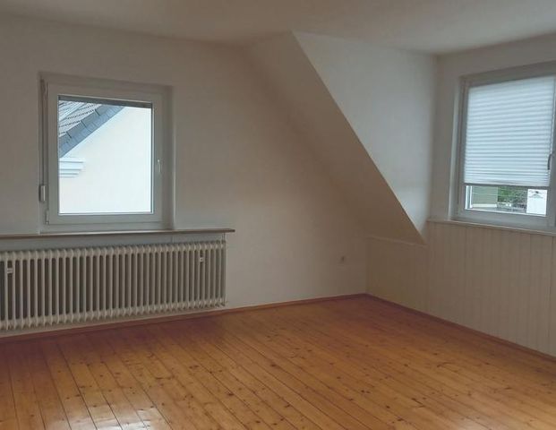 3 ZKB mit Balkon: renoviert, hell, groß, Badewanne, Obercastrop - Foto 1