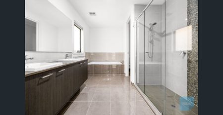 FIVE BEDROOM HOME - Photo 4