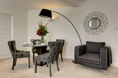 Two Bedroom Luxury Apartment – Hill Street, Mayfair, W1J 5NA - Photo 3