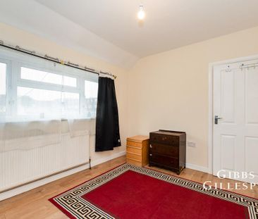 4 bedroom semi-detached house to rent - Photo 3