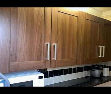 Studio Flat, Elm Road, E11 - Photo 6