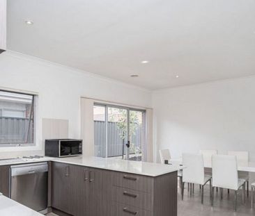 Positioned for absolute convenience - Photo 4