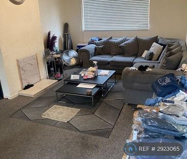 3 bedroom end of terrace house to rent - Photo 2