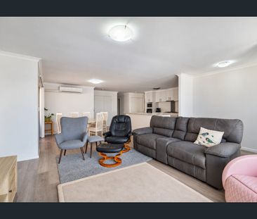 Modern, Spacious & Low-Maintenance Living! - Photo 2