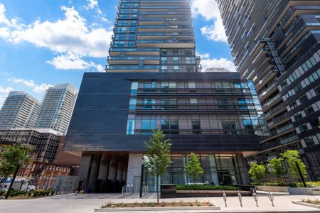For Lease - 39 Roehampton Avenue Unit# 405, Toronto, Ontario - Photo 4