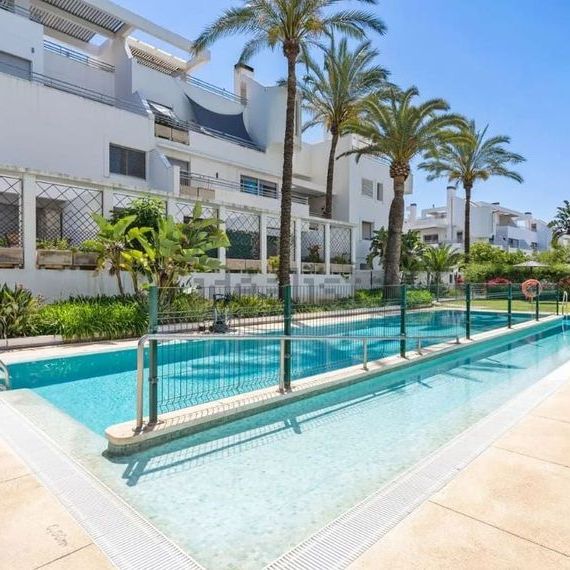 Alquiler de piso en Calle Valle De Somiedo, 1 - Photo 1