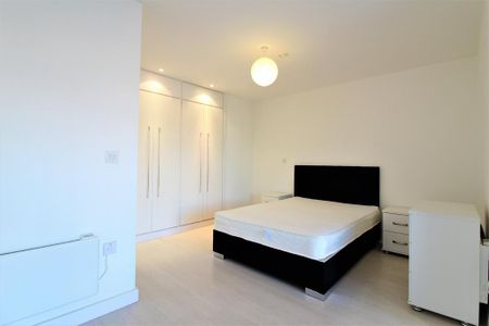 Studio to rent - Photo 3