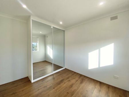 Updated 2 Bedroom, 2 Bathroom Townhouse - Photo 5