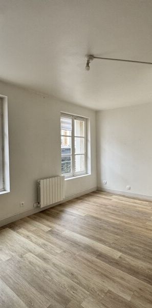 Location Appartement 1 Pièce 22 m² - Photo 1