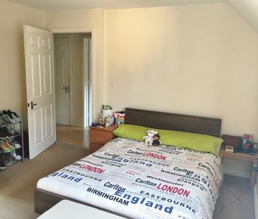 2 bed Apartment - To Let - Photo 5
