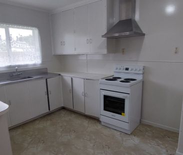 Spacious 2 Bedroom, 1 Bathroom unit - Photo 1
