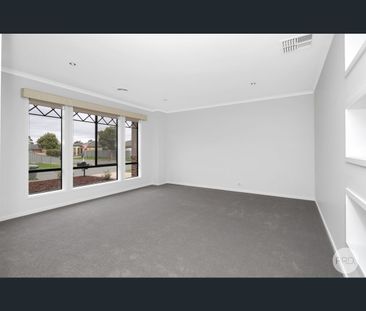 33 Clifton Street, Delacombe, Vic 3356 - Photo 3