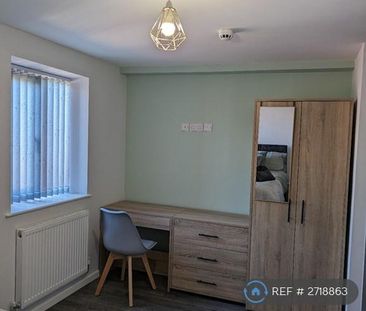 1 bedroom in a flat share to rent - Photo 1